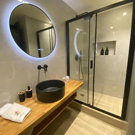 Triple A - Urban Magic In Psiri-platia Theatrou - Free Parking Aparthotel